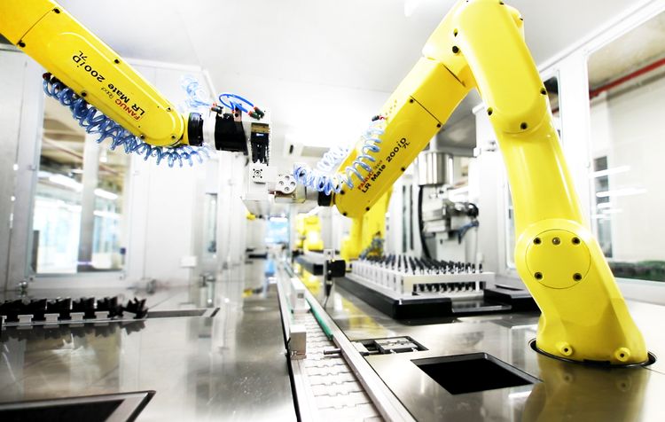 Us Industry 135 000 New Robots Bring Jobs Back Home